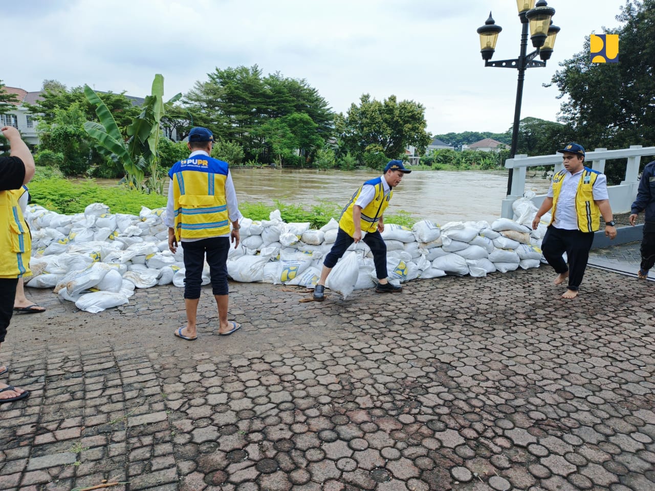 Langkah Tanggap Darurat Kementerian PU Tangani Banjir di Bekasi