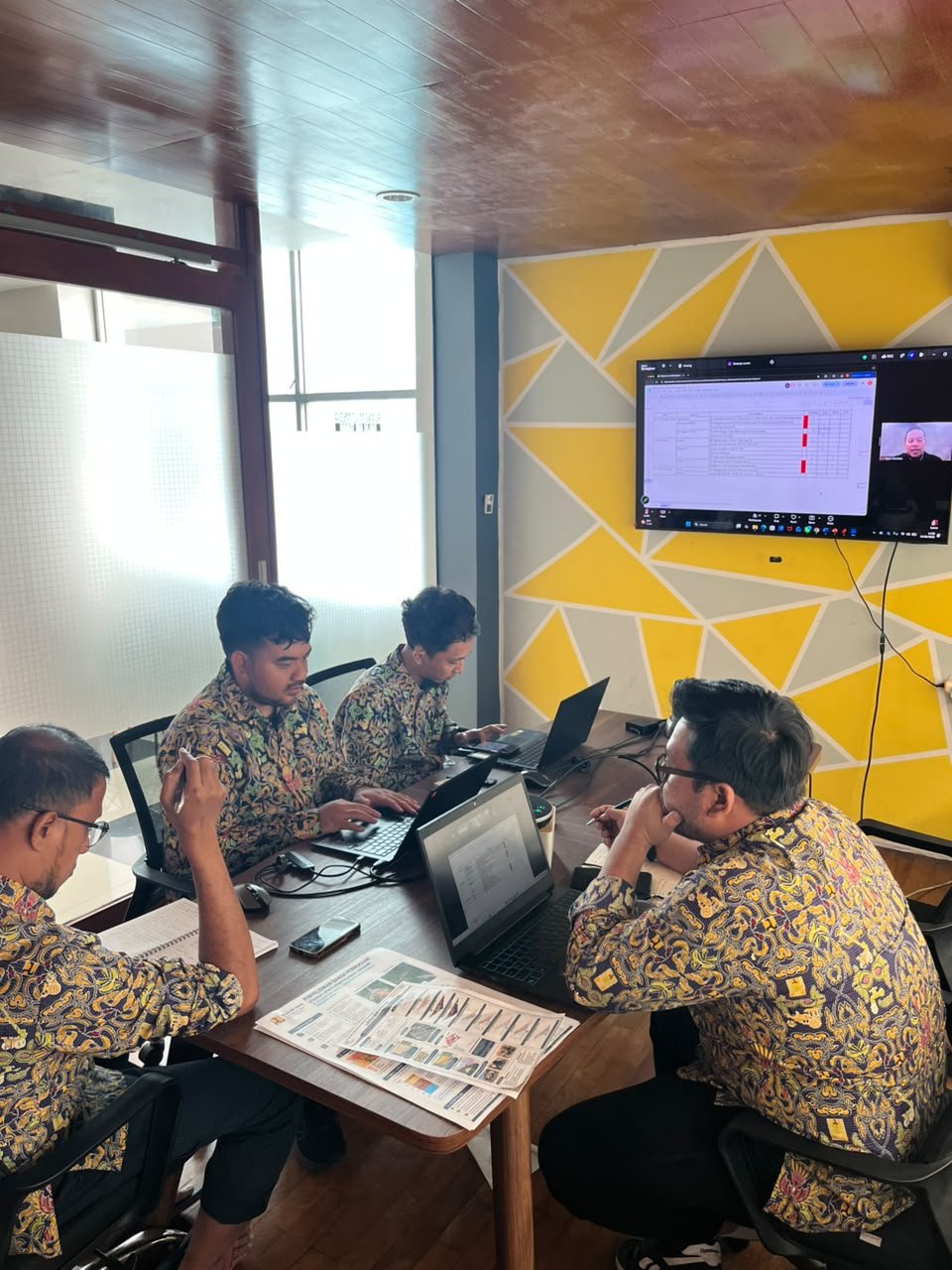 Koordinasi terkait Penanganan Tenggap Darurat Pasca Gempa Bumi di Provinsi Nusa Tenggara Timur