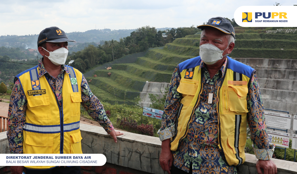 Menteri Pekerjaan Umum dan Perumahan Rakyat (PUPR) meninjau progres pembangunan Bendungan Kering (dry dam) Sukamahi dan Ciawi di Kabupaten Bogor, Jawa Barat, Rabu (20/4/2022).