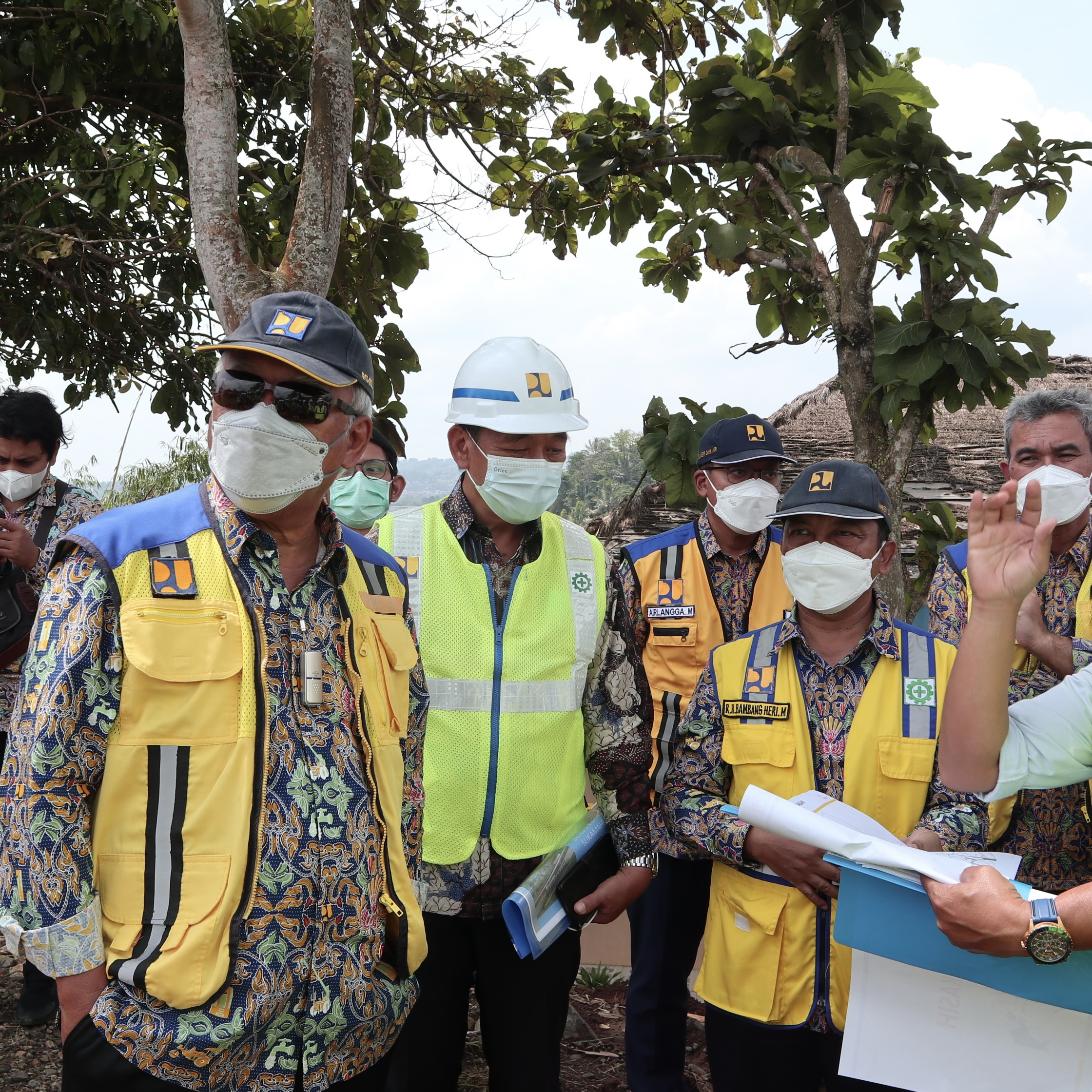 Menteri Pekerjaan Umum dan Perumahan Rakyat (PUPR) meninjau progres pembangunan Bendungan Kering (dry dam) Sukamahi dan Ciawi di Kabupaten Bogor, Jawa Barat