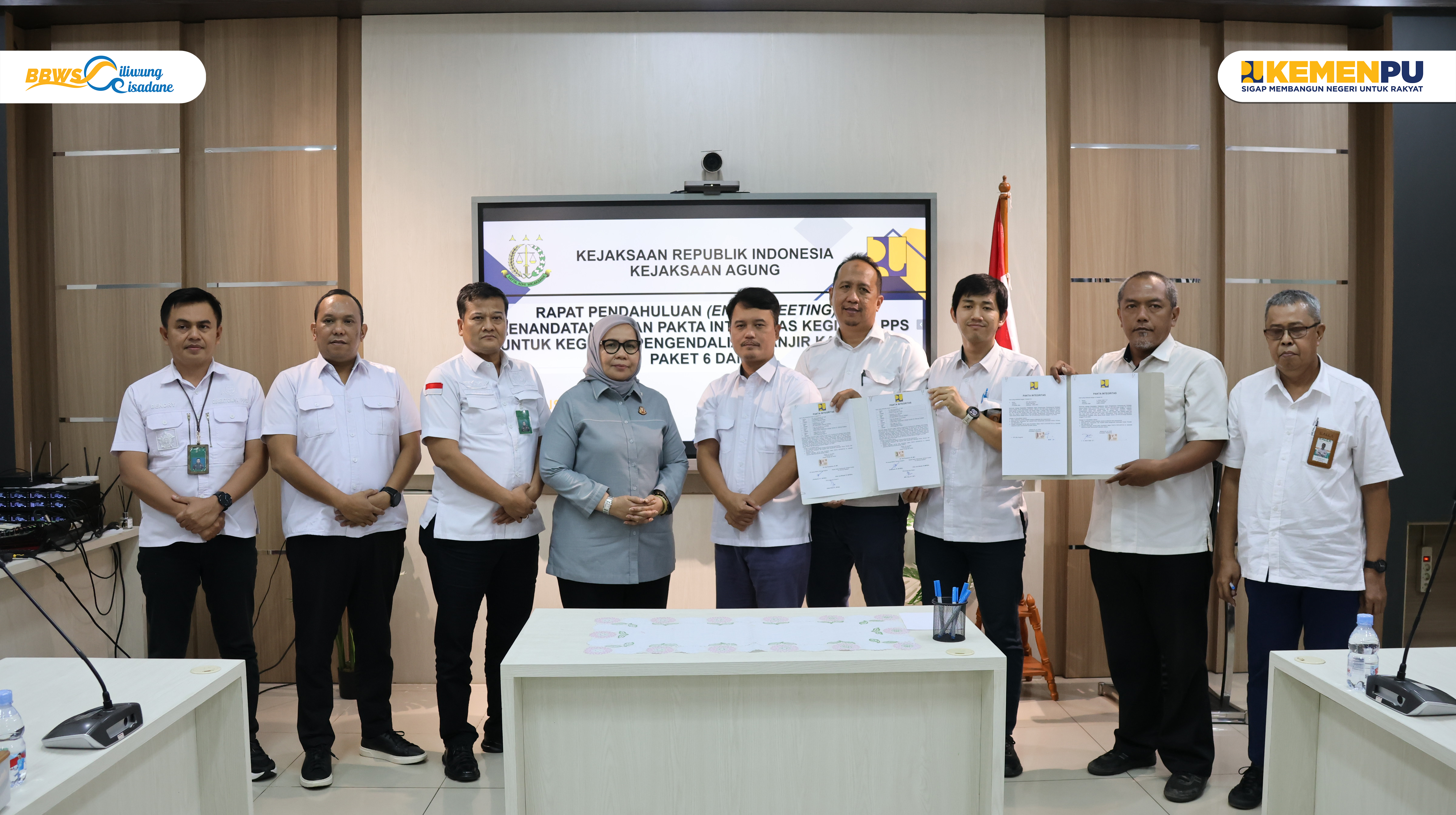 Penandatanganan Pakta Integritas Kegiatan PPS untuk Kegiatan  Pengendalian Banjir Kali Bekasi Paket 6 dan 7
