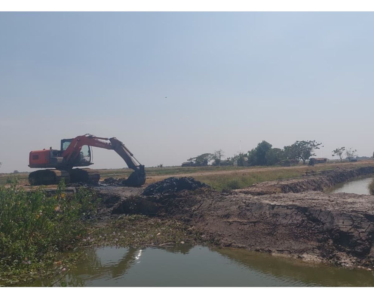 Peninggian Tanggul Saluran di Desa Tawangsari, Mendukung Pasokan Air Irigasi di Musim Kemarau