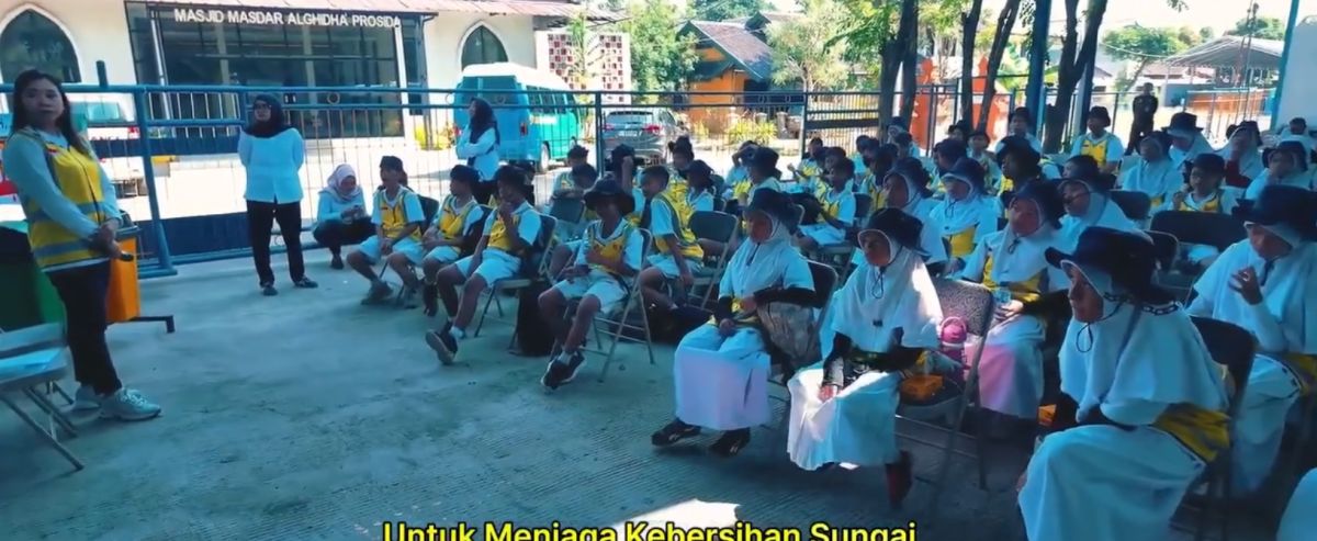Mobil Literasi Sungai Ajak Siswa SDN Karyamulya 5 Belajar tentang Air dan Sungai