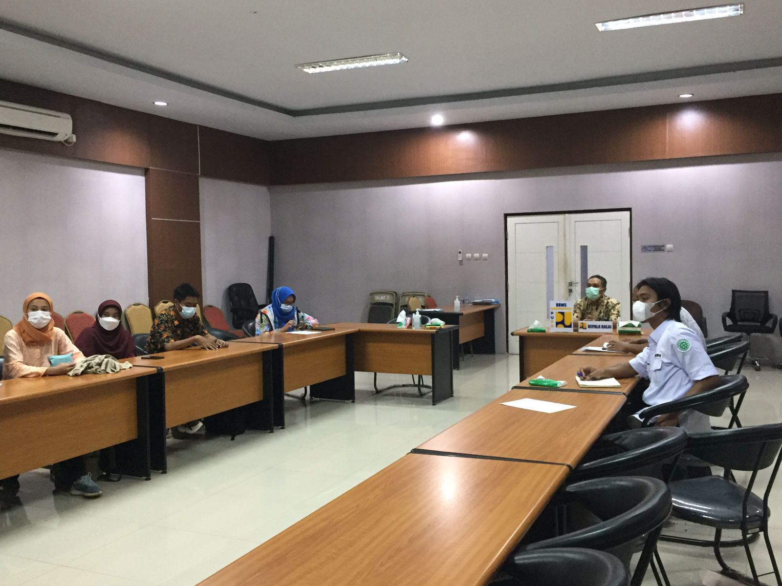 Kepala BBWS Cimanuk Cisanggarung selaku Sekretaris Umum HATHI mendampingi Ketua Umum HATHI dalam Webinar HATHI Muda