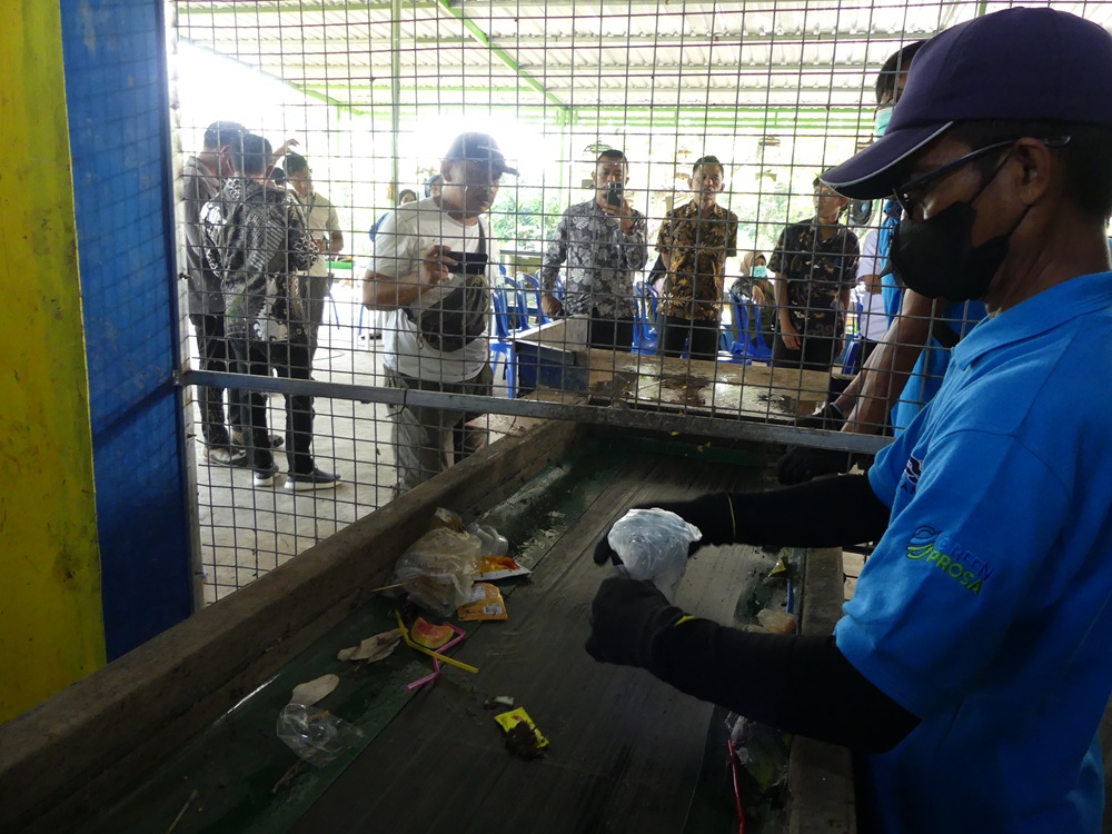 PRESMIAN WORK SHOP PENGOLAHAN SAMPAH  DAERAH IRIGASI RENTANG