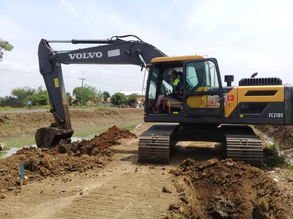 AMANKAN PROYEK MODERNISASI JARINGAN IRIGASI RENTANG KEPALA BBWS CIMANUK CISANGGARUNG TETAPKAN SEKERTARIAT TIM PERCEPATAN PENANGANAN MASALAH SOSIAL DAN PENGAMANAN ASET.