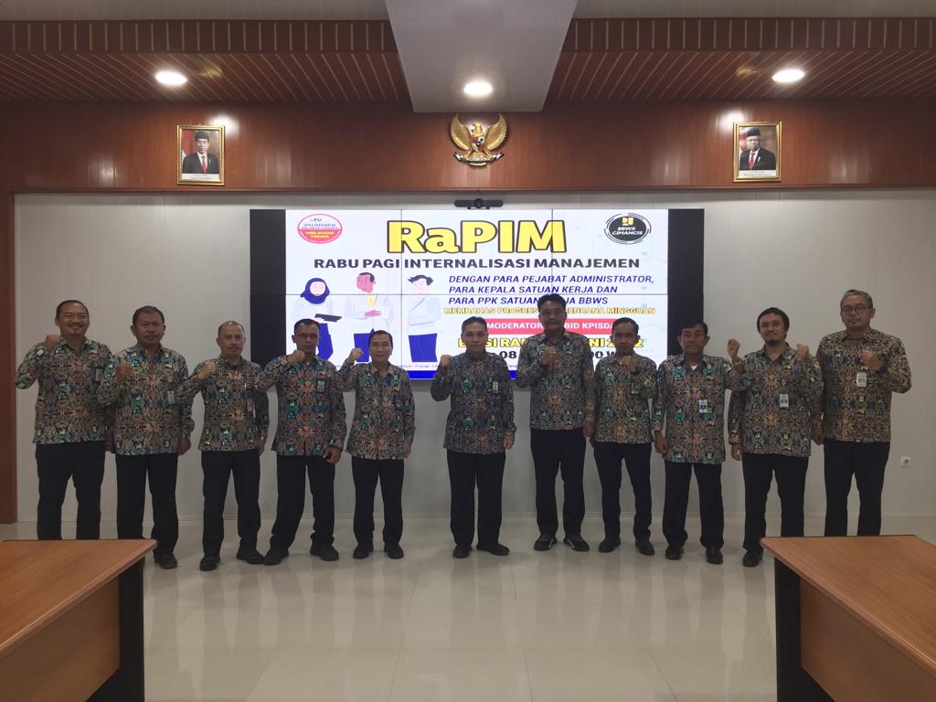 KEPALA BBWS CIMANUK CISANGGARUNG MINTA PEJABAT ADMINISTRATOR FOKUS PADA PEKERJAAN DIREKTIF PRESIDEN DAN MENTERI
