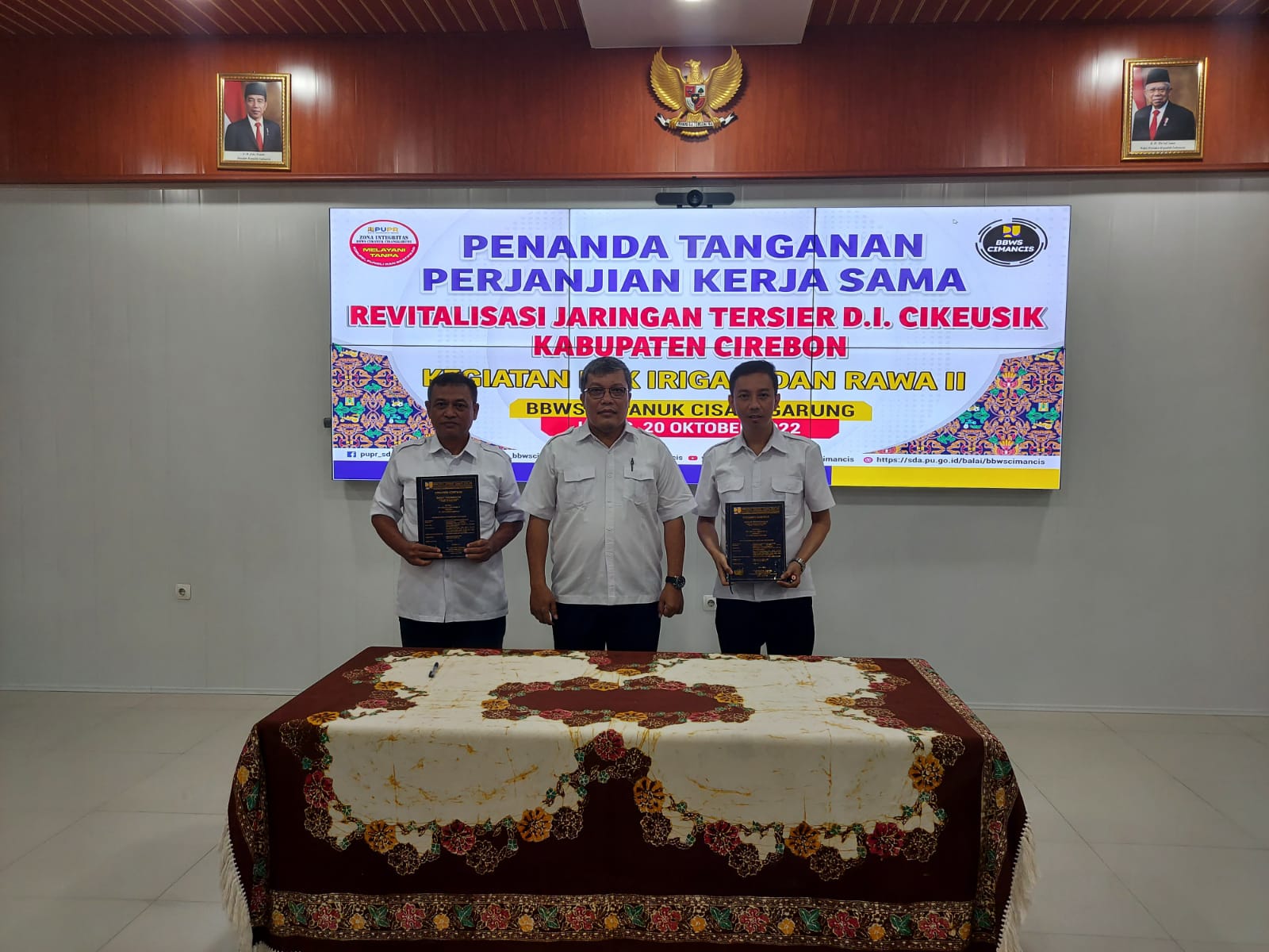 Penandatanganan Kontrak Revitalisasi Jaringan Tersier D.I Cikeusik BBWS Cimanuk Cisanggarung Rampung Hari Ini