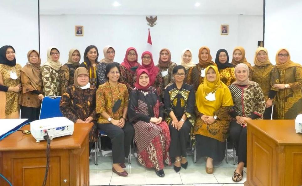 PAGUYUBAN IBU IBU BBWS CIMANUK CISANGGARUNG HADIRI SERAH TERIMA JABATAN PENGURUS YAYASAN PENDIDIKAN PUTRA JAWA BARAT