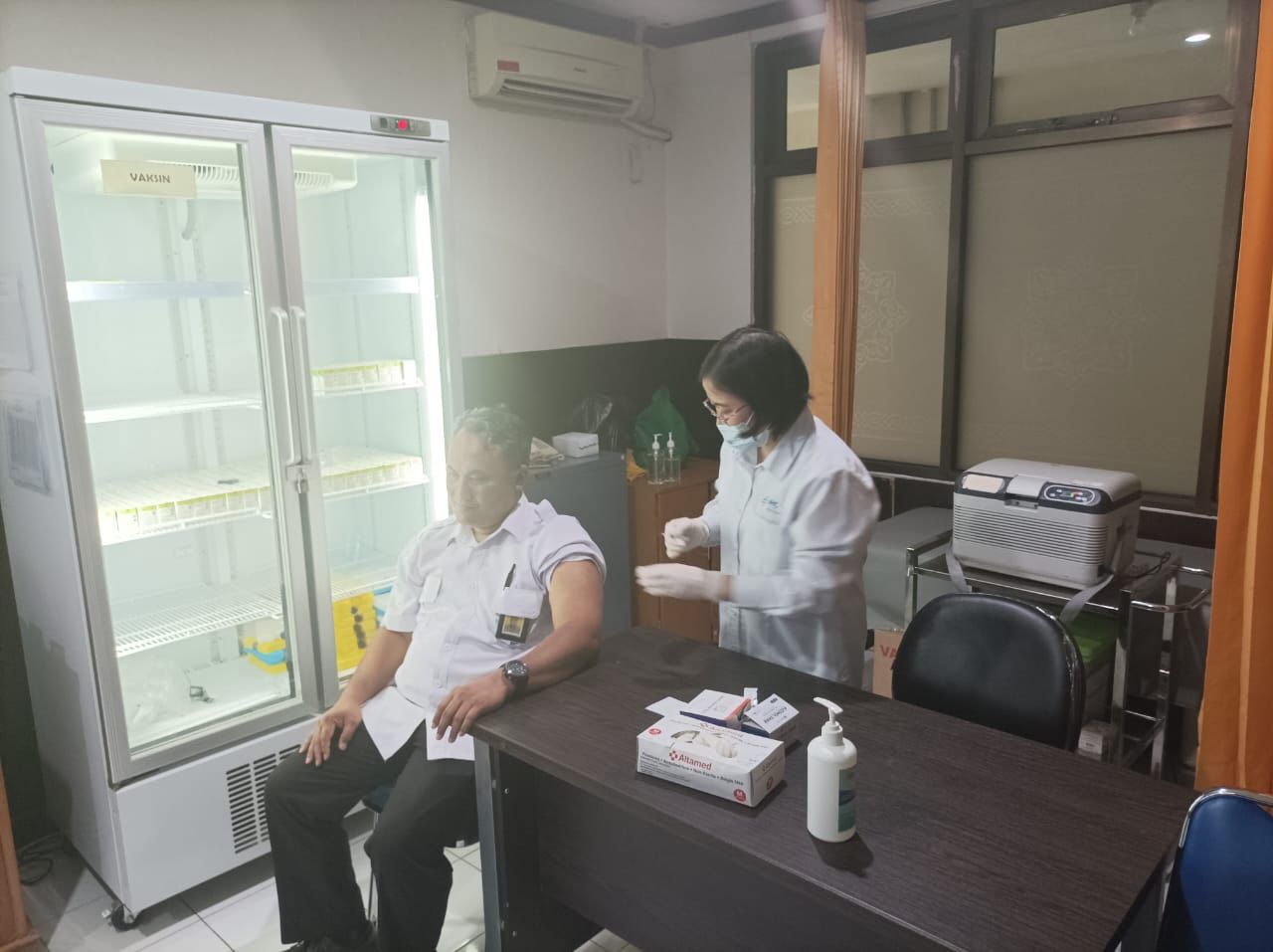 DUKUNG PERCEPATAN VAKSINASI BOOSTER KEDUA, BBWS CIMANUK CISANGGARUNG FASILITASI VAKSINASI BERSAMA RS. PERTAMINA CIREBON