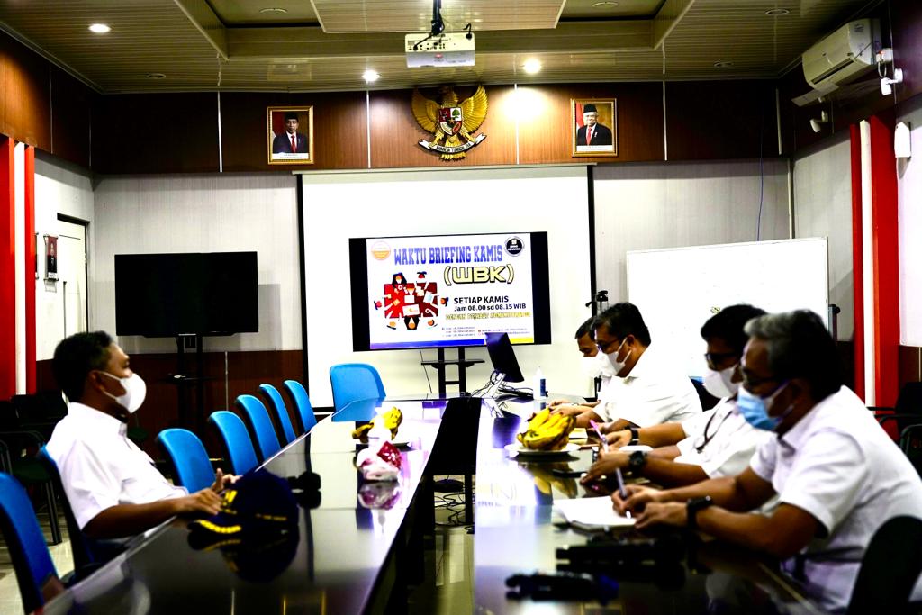 WAKTU BRIEFING KAMIS (WBK), KEPALA BBWS CIMANUK CISANGGARUNG INSTRUKSIKAN PEDULI TERHADAP TATALAKSANA DOKUMEN DAN SURAT DINAS