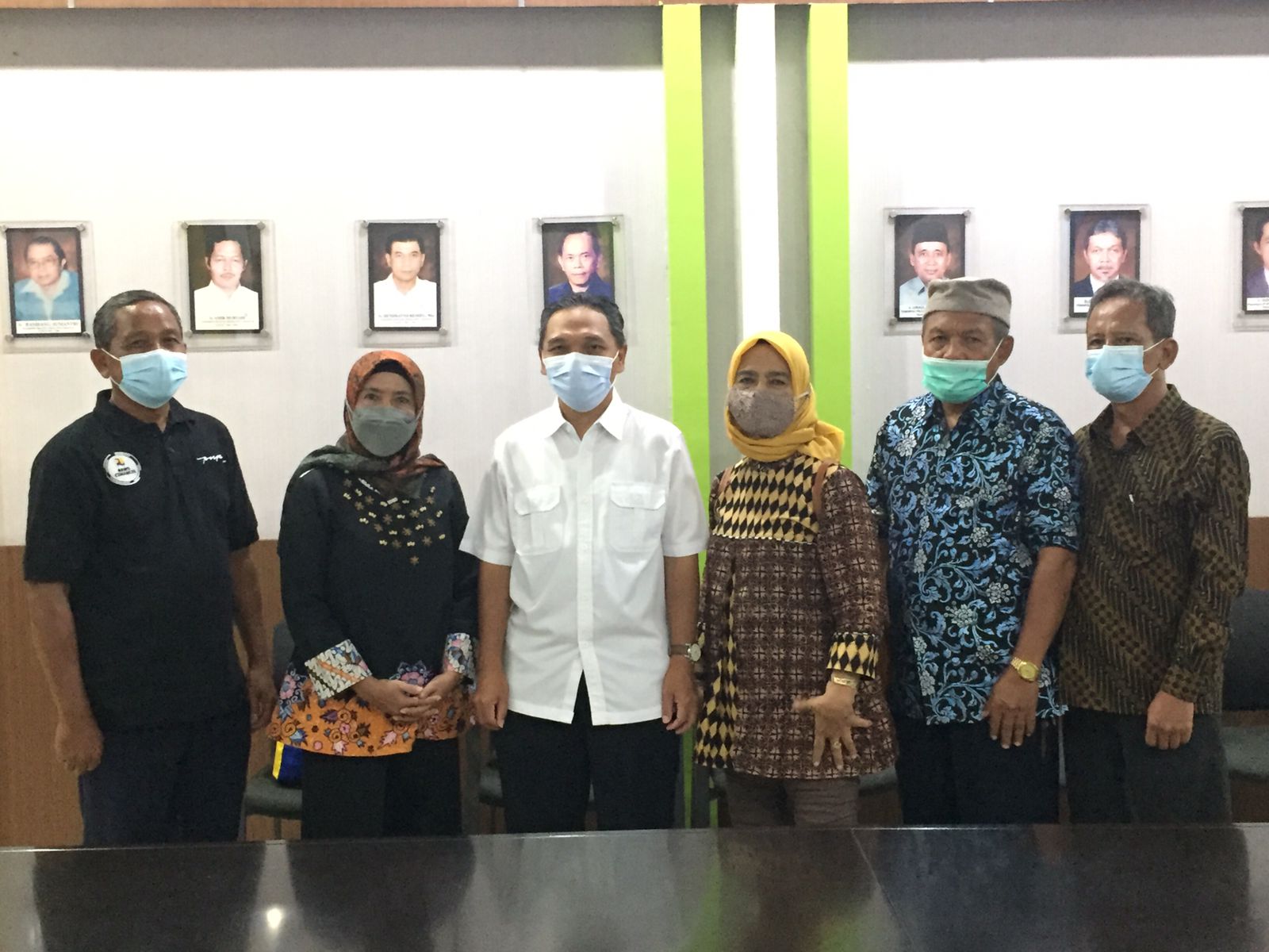 Kepala BBWS Serahkan Bingkisan Tali Kasih Kepada Purna Karya Kementerian PUPR di Wilayah Kerja BBWS Cimanuk Cisanggarung