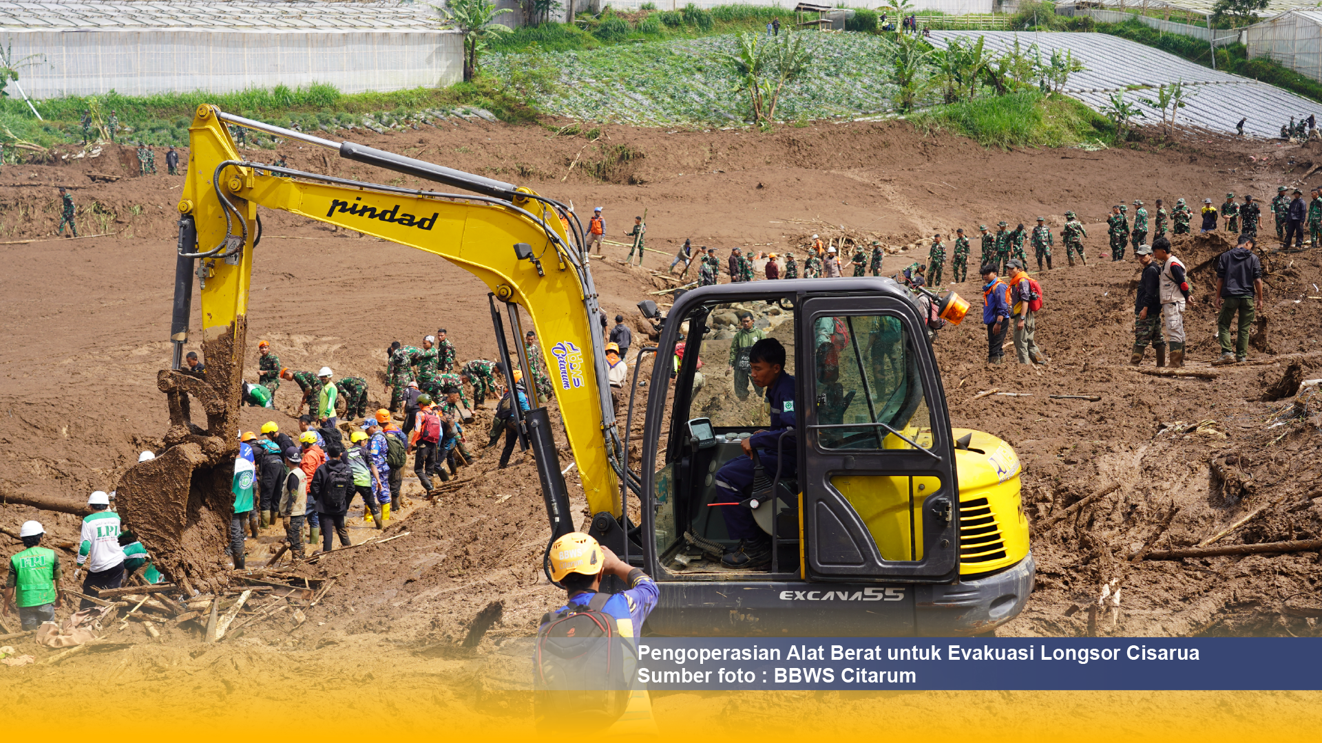 Kementerian PU Kerahkan Alat Berat untuk Evakuasi Bencana Longsor Cisarua