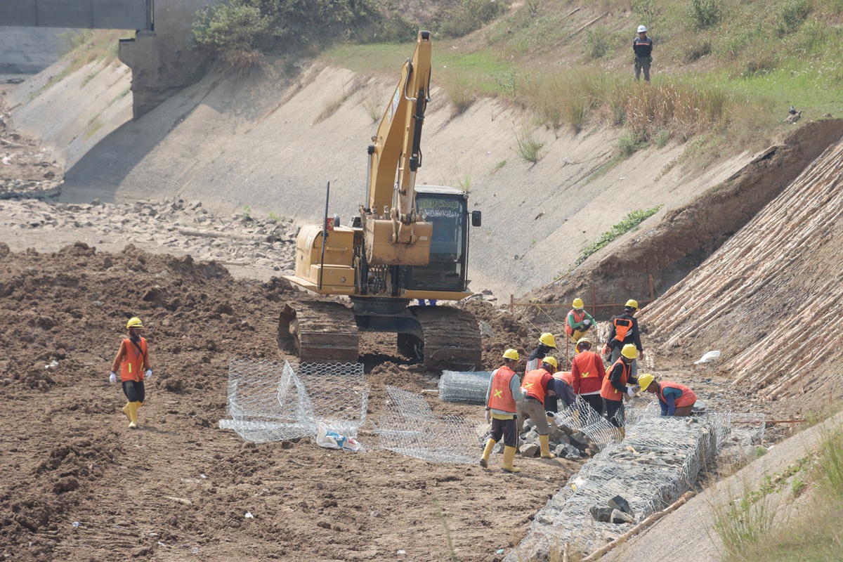 Rehabilitasi Tanggul Sungai Way Ketibung-Way Sulan