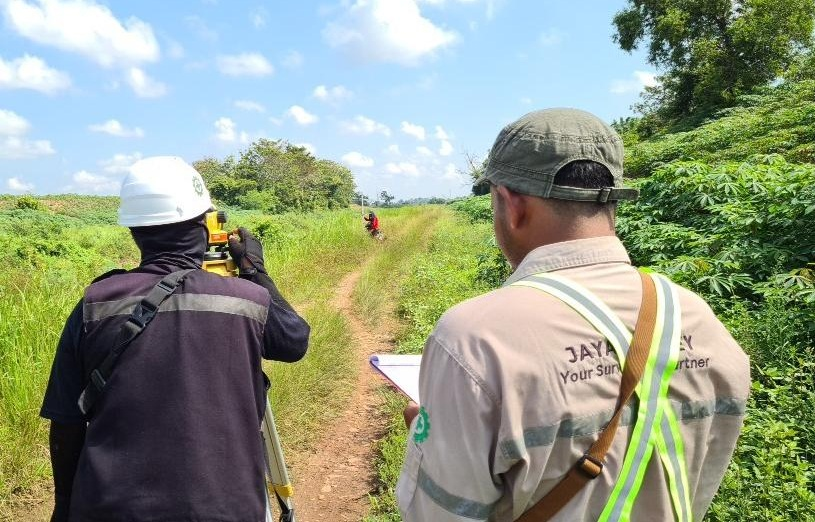 Pemasangan Patok dan Pengukuran Rehabilitasi Daerah Irigasi Way Rarem