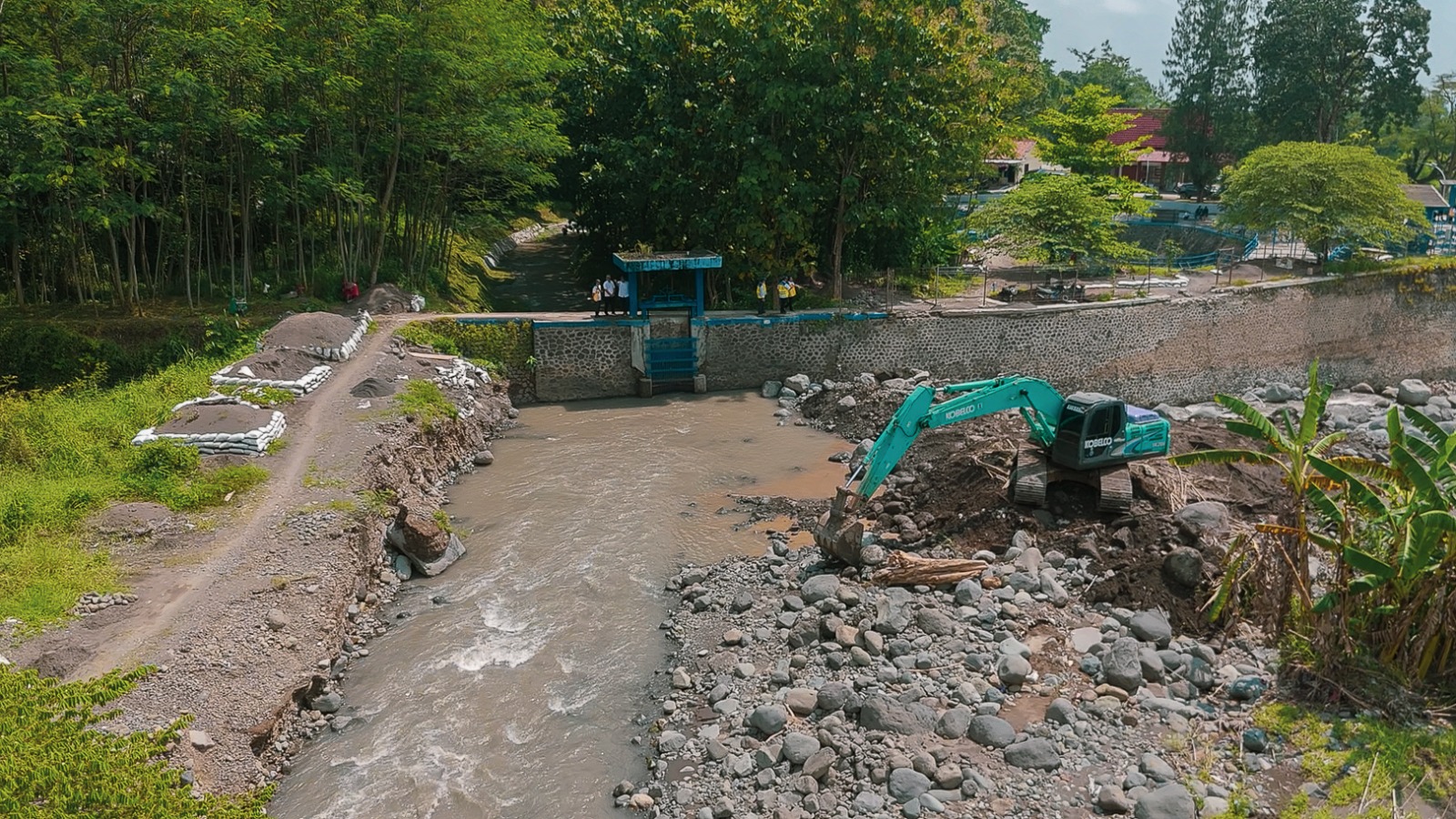 Penanganan Darurat Bendung Danawarih dan Bendung Cipero di Kab. tegal