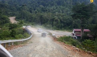 Kementerian PUPR Terus Lanjutkan Pembangunan Jalan Perbatasan Kalbar Hingga Tembus ke Kaltim 608 Km