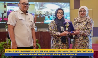 Kepala Balai Besar Wilayah Sungai Pompengan Jeneberang Sampaikan Sambutan Selamat Datang pada acara Bimtek Kendali Mutu Hidrologi dan Kualitas Air.