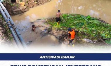 Antisipasi Banjir, BBWS Pompengan Jeneberang Lakukan Pembersihan Sungai Pamanjengan