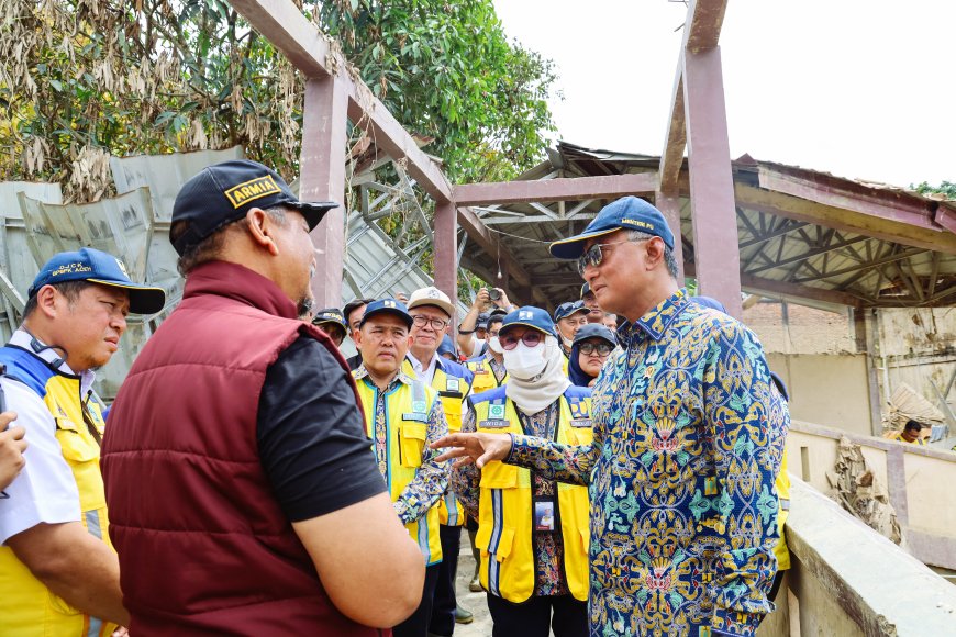 Tinjau Pemulihan Pascabencana, Menteri PU Prioritaskan Penyediaan Air  & Sanitasi untuk Warga di Kabupaten Aceh Tamiang