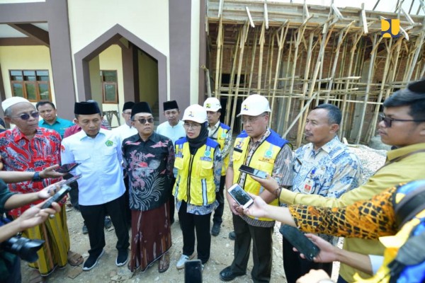 Kementerian PU Mengecek Keandalan Bangunan Gedung Pondok Pesantren Tremas Pacitan