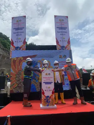 Breakthrough Tunnel Bendungan Tamblang bertempat di Desa Sawan, Kecamatan Sawan, Kabupaten Buleleng, Bali.