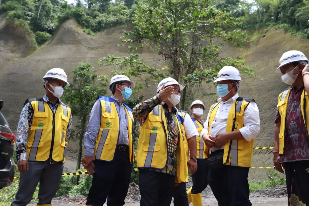 Kunjungan Kerja Staf Khusus Wakil Presiden ke Pembangunan Bendungan Sidan