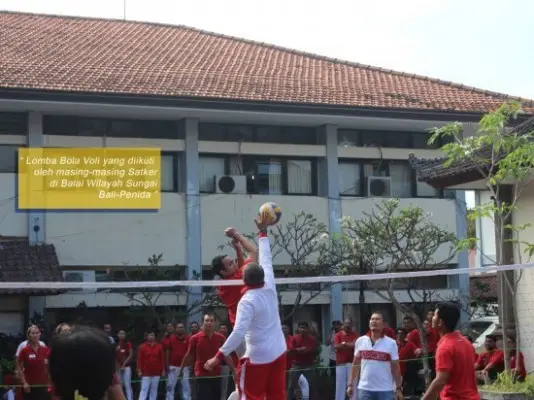 HUT RI Ke 74