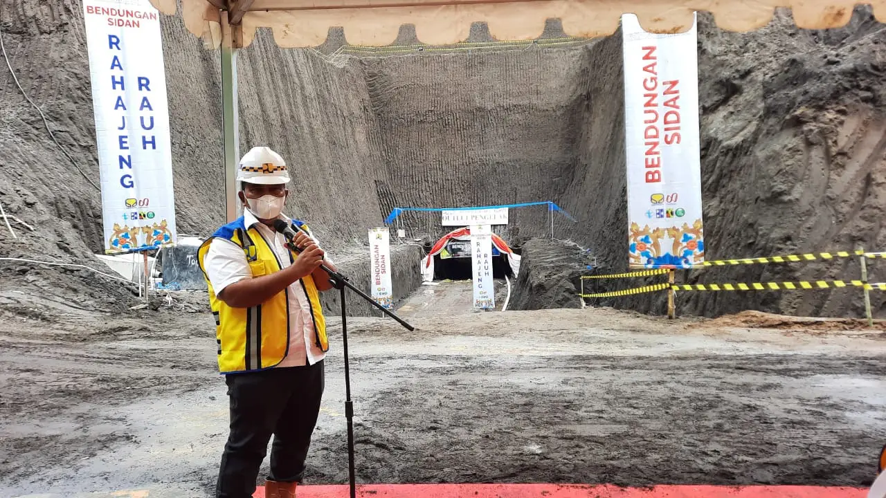 Breakthrough Tunnel Pengelak Bendungan Sidan