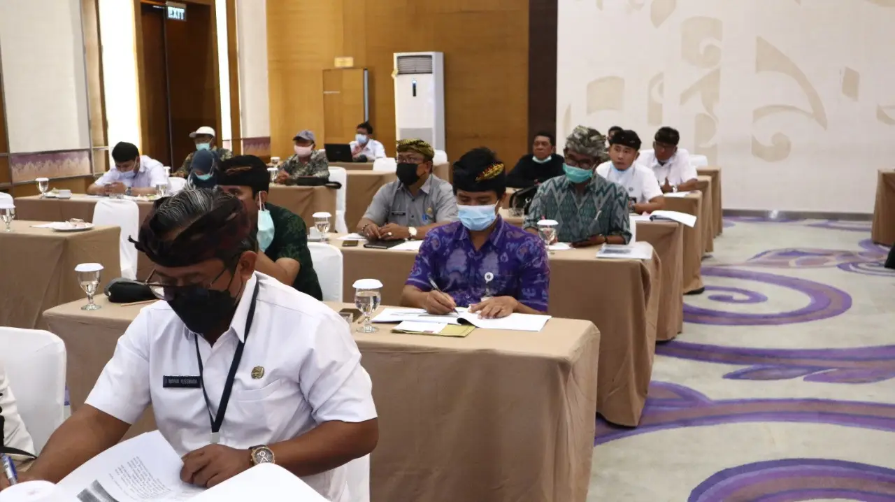 Sidang Pleno ke-II tentang Regulasi Sempadan Pantai di Pantai Sanur