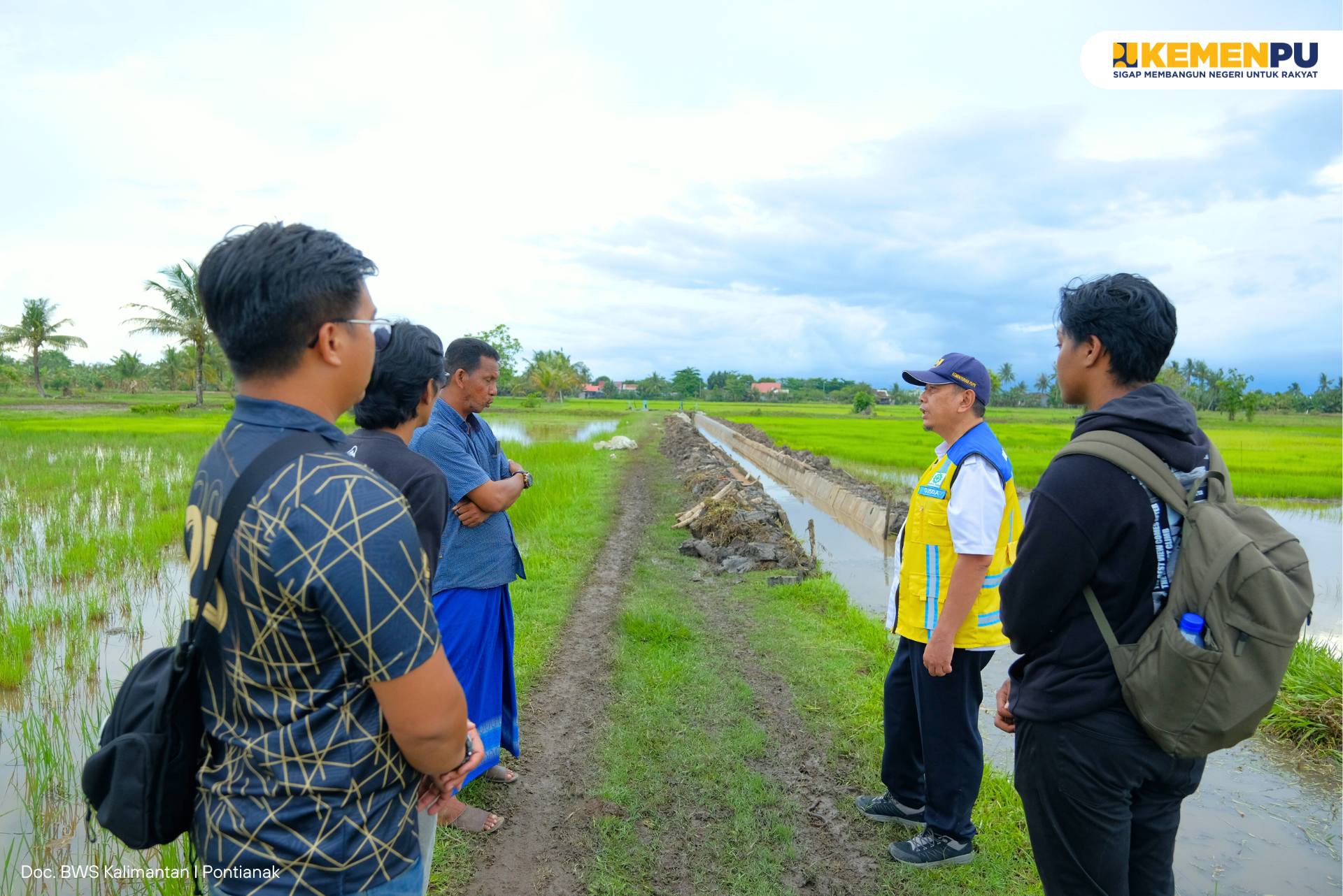 kepala-bws-kalimantan-i-pontianak-pastikan-progres--program-percepatan-peningkatan-tata-guna-air-irigasi-p3-tgai-tahun-anggaran-2025-di-kabupaten-ketapang-berjalan-lancar-saat-lakukan-monitoring-dan-evaluasi