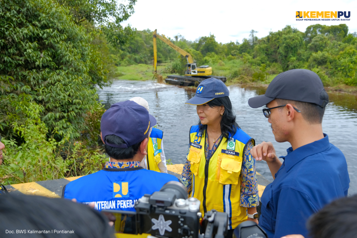 kegiatan-pemeliharaan-sungai-ambawang-dan-turap-sungai-kapuas-guna-perlindungan-situs-bersejarah