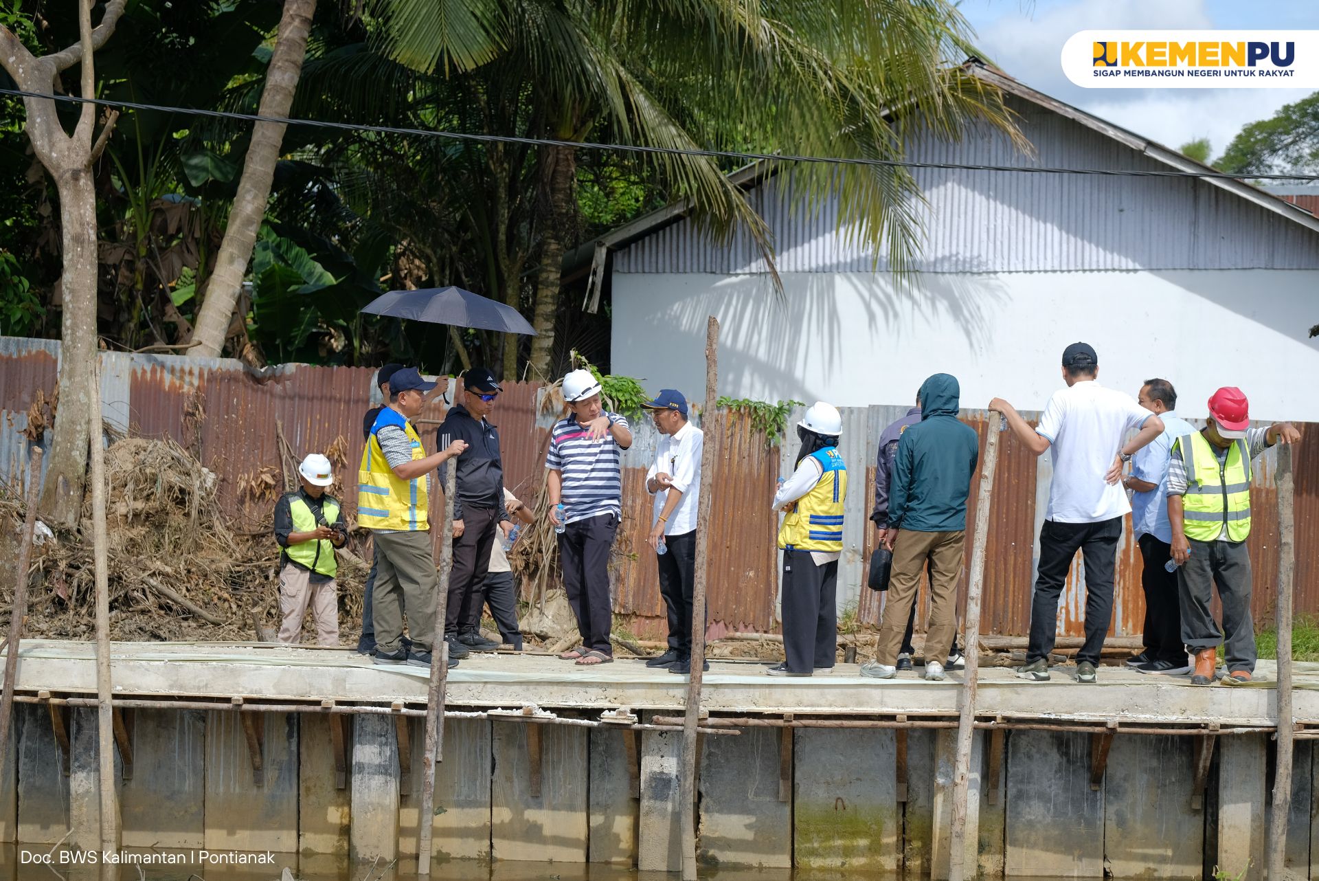 bws-kalimantan-i-dampingi-komisi-v-dpr-ri-tinjau-pembangunan-turap-sungai-jawi-dan-rencana-normalisasi-muara-kakap