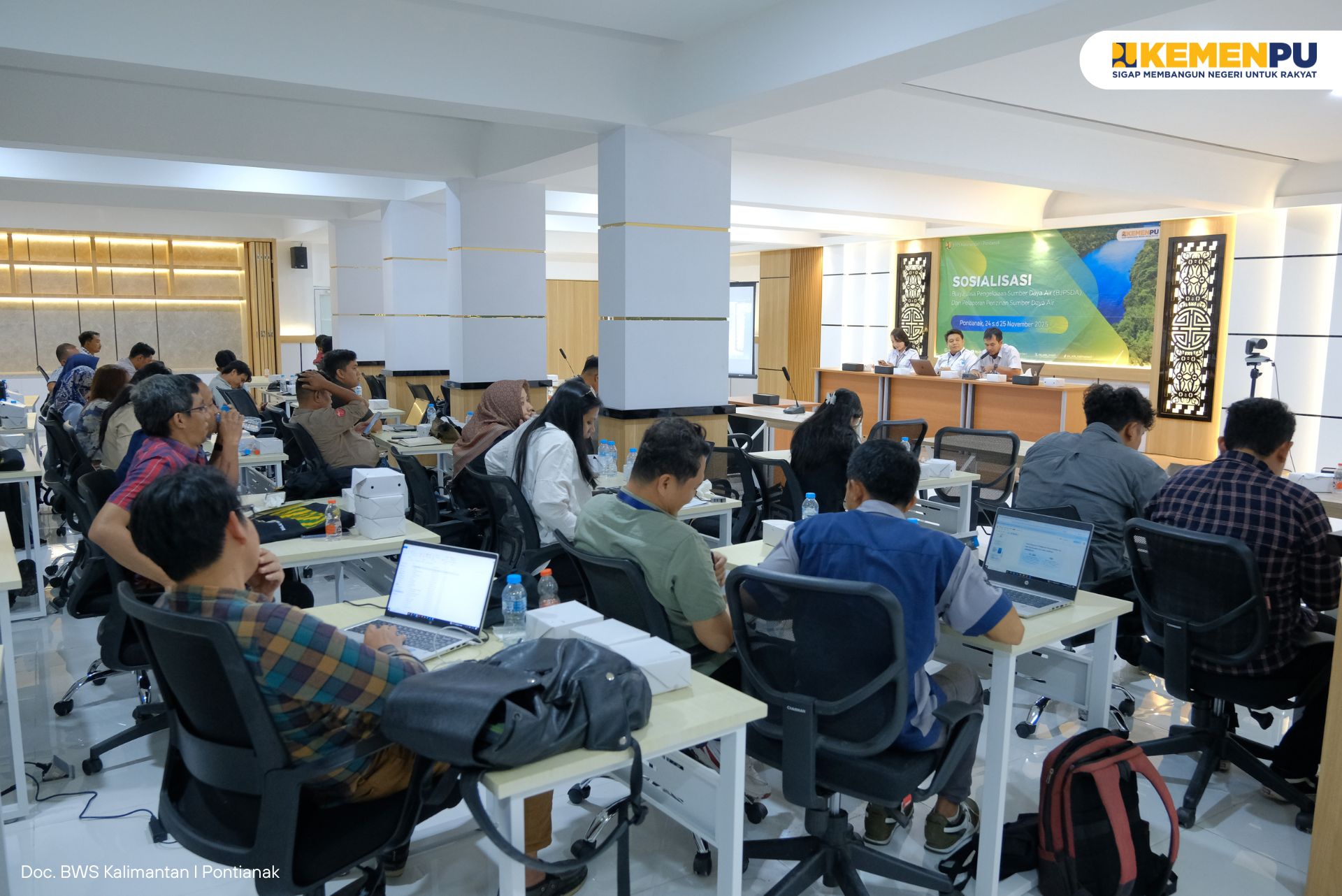 bws-kalimantan-i-gelar-sosialisasi-bjpsda-dan-pelaporan-perizinan-sda-dorong-tertib-pemanfaatan-air-melalui-pemahaman-regulasi-perizinan-dan-kontribusi-pengelolaan-sumber-daya-air