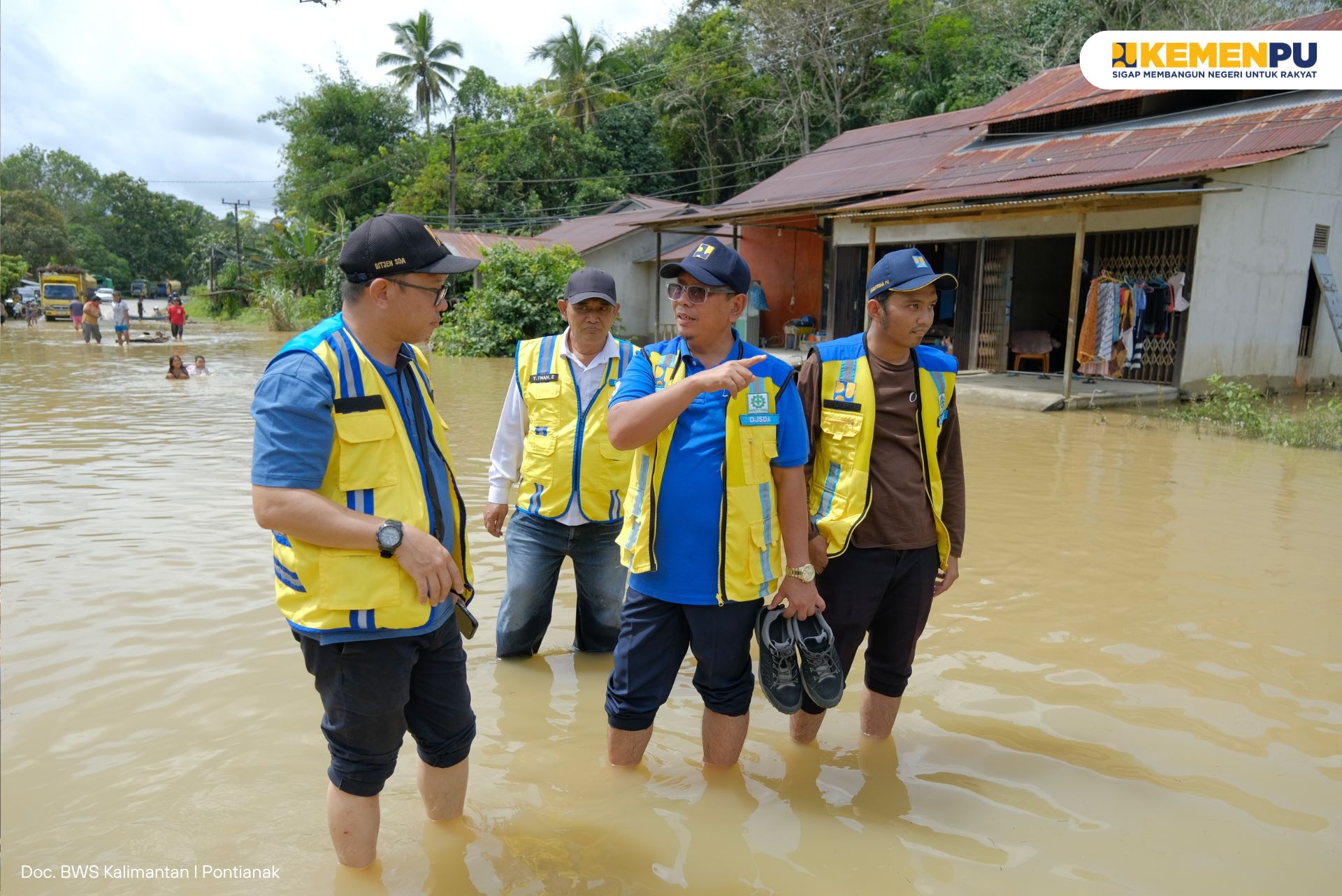 bws-kalimantan-i-tinjau-lokasi-terdampak-banjir-di-sekadau-sanggau-dan-landak