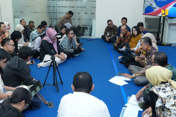 Libatkan Tenaga Kerja Lokal, Kementerian PU Terus Kebut Program Inpres Jalan Daerah 2025 Dukung Swas