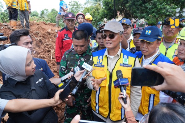 Menteri Dody Tinjau Longsor di Majenang Cilacap, Dukungan Tanggap Darurat dan Mitigasi Bencana