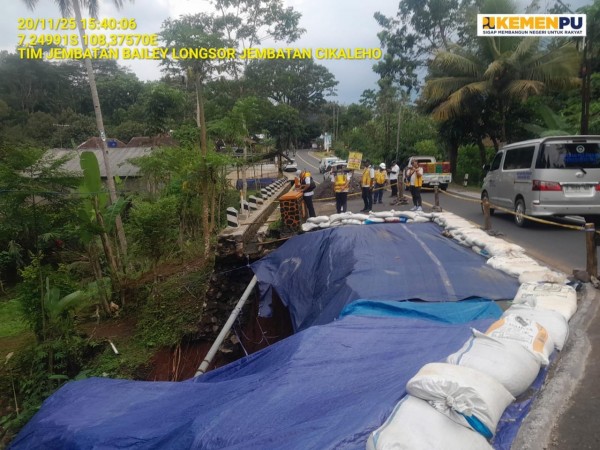 Respons Cepat Longsor Area Jembatan Cikaleho Ruas Majalengka-Ciamis, Kementerian PU Siapkan Jembatan Bailey Sepanjang 24 Meter