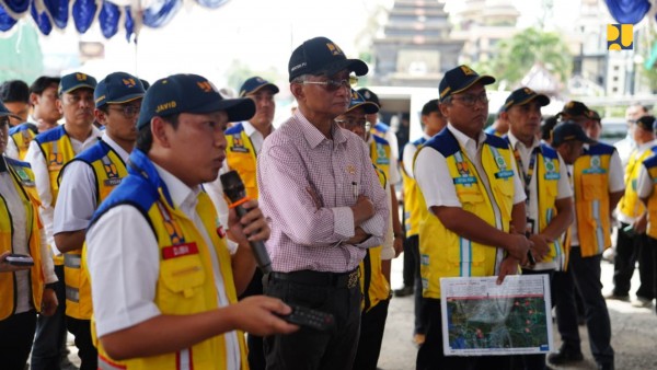 Pastikan Kesiapan Jalan Nasional di Jawa Timur, Menteri Dody: Perbaikan Tuntas H-10 Lebaran