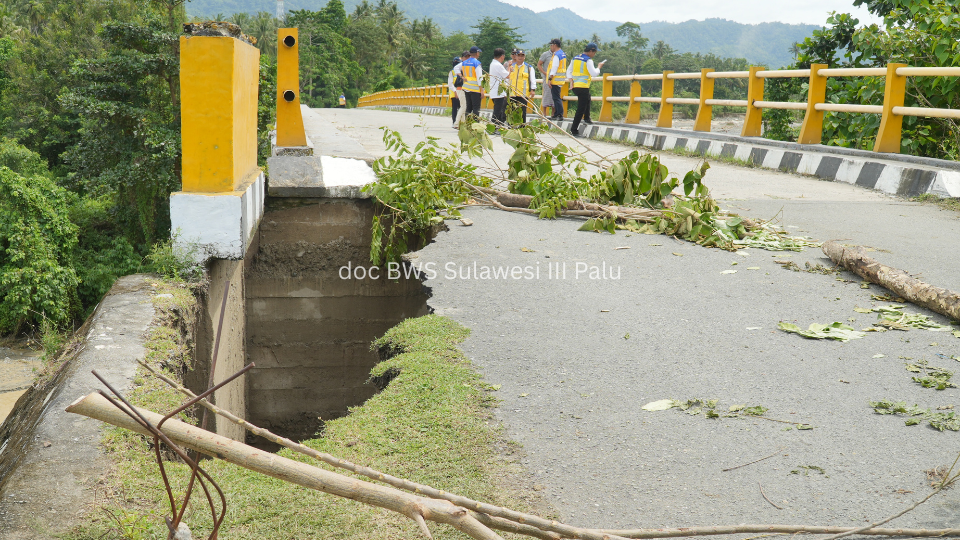 Monitoring dan Penanganan Pasca Banjir di Kota Palu dan Donggala