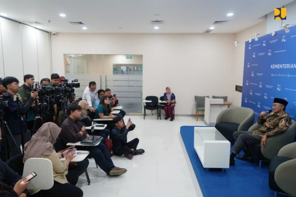 Menteri PU Targetkan Rancangan Permen Asbuton Rampung 2 Pekan, Dorong Penurunan Impor Aspal