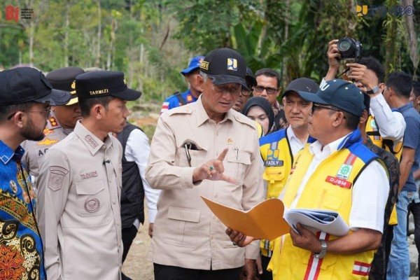 Kementerian PU Siap Bangun Kembali Jembatan Gantung Sikundo Lebih Tinggi dan Aman