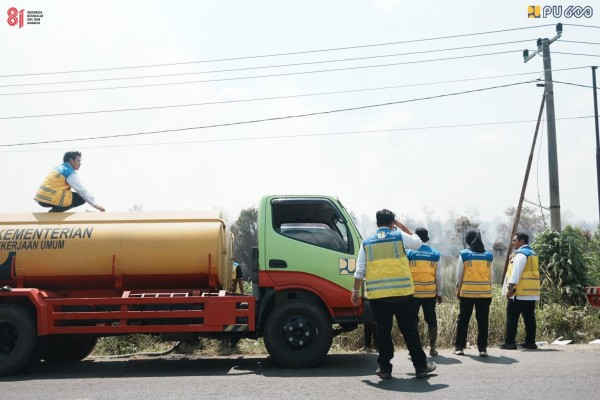 Kementerian PU Kerahkan Pompa hingga Tangki Air Untuk Kekeringan dan di Kalbar
