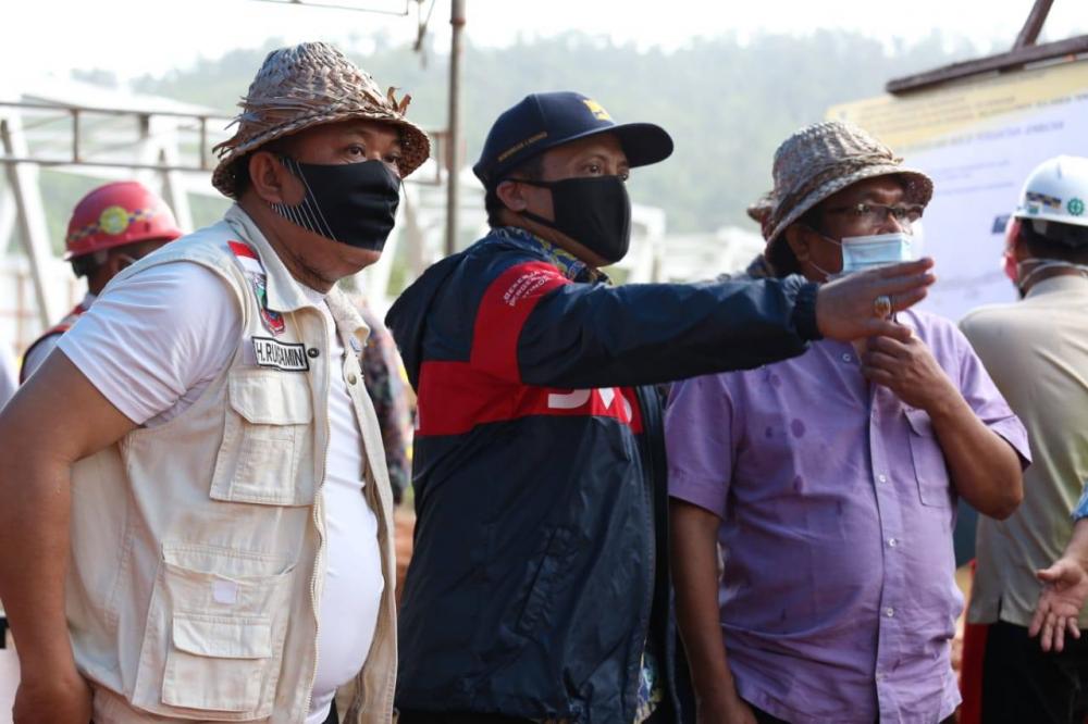 Wakil Ketua Komisi V DPR RI Ridwan Bae Tinjau Lokasi Banjir Akibat Luapan DAS Lasolo Kabupaten Konawe Utara