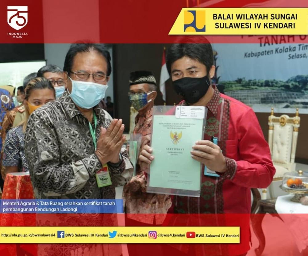 Menteri ATR BPN Serahkan Langsung Sertifikat Tanah Pembangunan Bendungan Ladongi