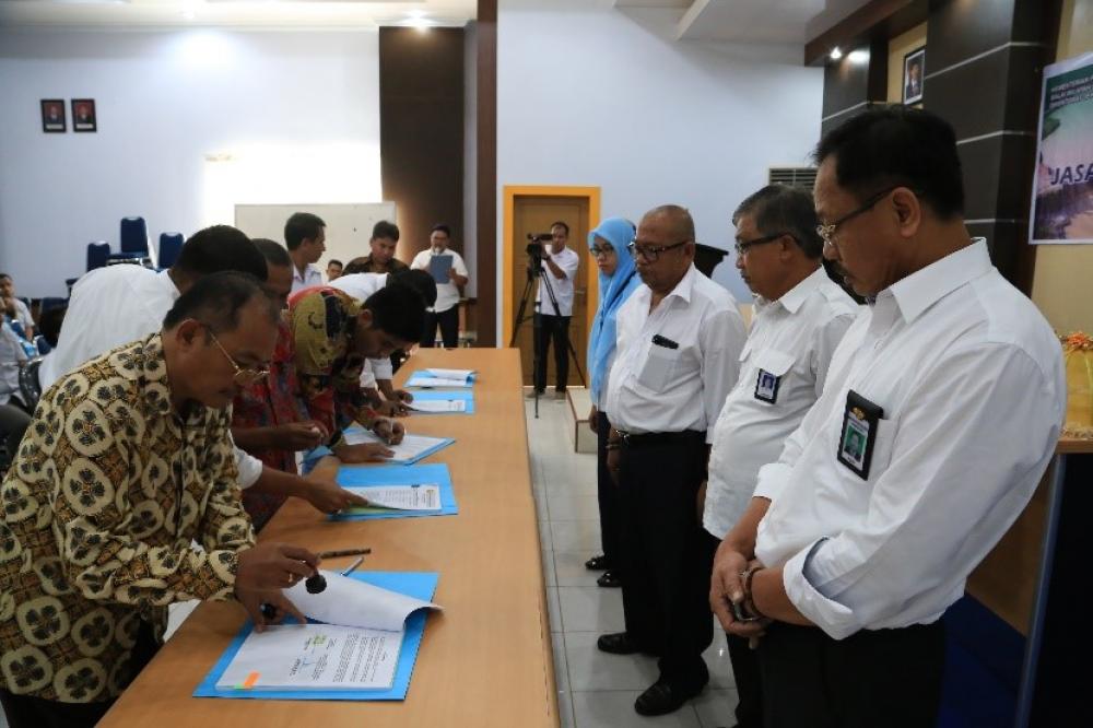 Penandatanganan Kontrak Jasa Konstruksi dan Konsultansi Lingkup BWS Sulawesi IV Kendari