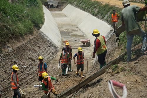 kunjungan-kepala-balai-bws-sulawesi-iv-kendari-bendungan-ladongi-kolaka-timur