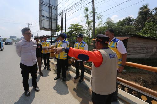 kunjungan-kepala-bws-sulawesi-iv-kendari-mengecek-sungai-yang-sering-banjir