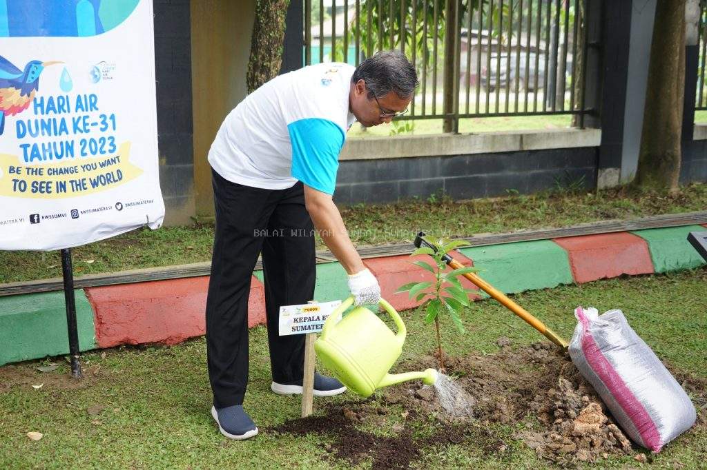 Alpukat oleh Kepala BWS Sumatera VI Peringatan Hari Air Dunia ke-31