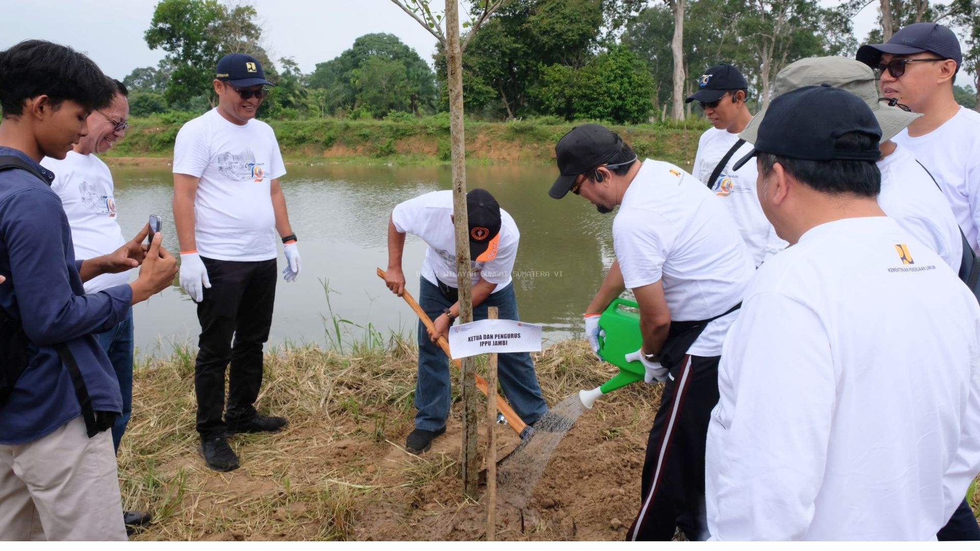  Hari Bakti PUPR ke-79: Penanaman Pohon di Danau Kenali dan Aksi PU Peduli